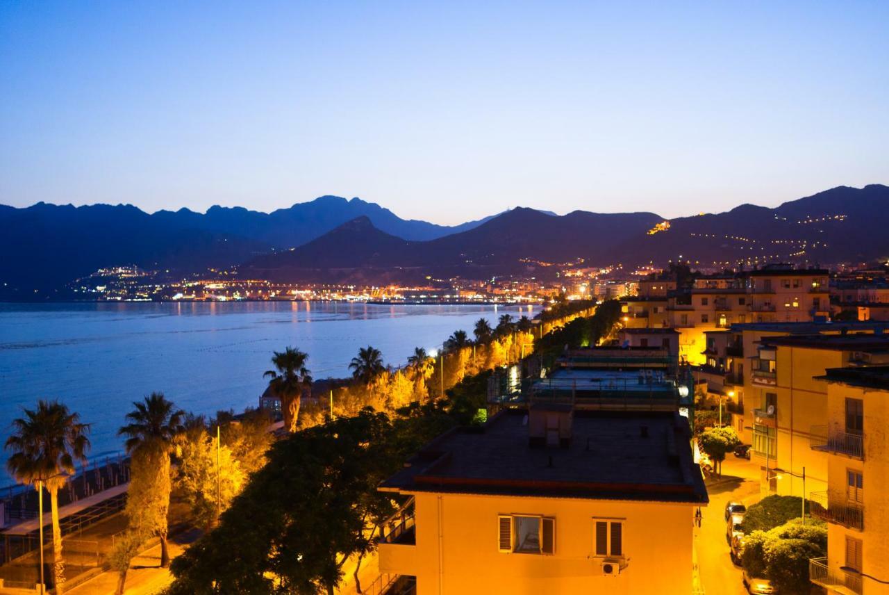 Terrazza Marconi Appartement Salerno Buitenkant foto